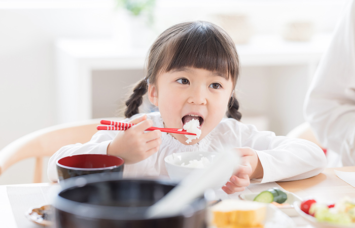 食事の回数と時間を決めましょう