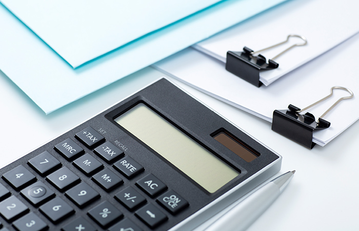 治療に時間がかかり、治療費用が高い